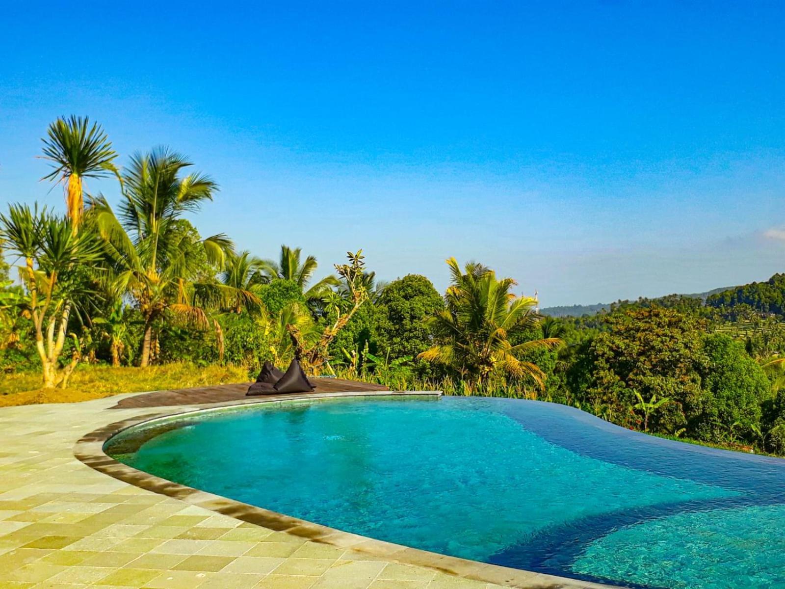 Lesong Hotel And Restaurant Munduk  Exterior photo